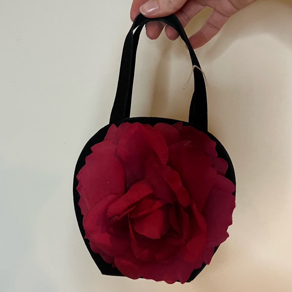 VINTAGE | 90s velvet 3D flower purse